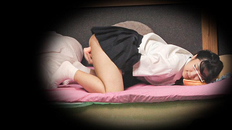 尾行盗撮！隣りの制服女子がオナニー中毒な件 サンプル画像 3