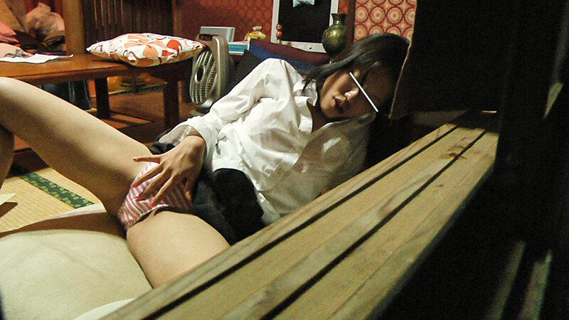 尾行盗撮！隣りの制服女子がオナニー中毒な件 サンプル画像 4