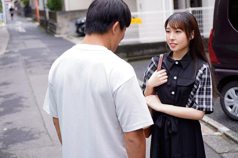 十年ぶりに再会した清楚だった同級生は色気漂う淫乱女に変貌していた！ 花里アカリ サンプル画像 2