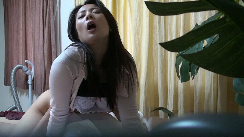 マル秘中年おやじが隠し撮り！ 人妻狂乱イキまくり 流出映像！！ 12 サンプル画像 5