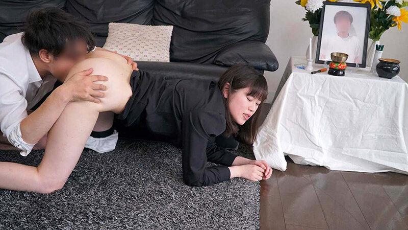 色情浪漫 シネマポルノ 熟女官能エロス 遺影の前でイキまくる美しい未亡人たち【第四章】 六話収録240分 サンプル画像 3