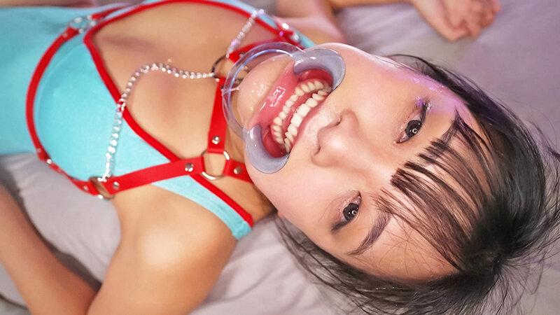 アジア美少女を監禁喉ボコ開発 4本の肉棒に貫かれ精子と唾液と涙でゴボゴボ喉奥ピストン地獄！精神崩壊！白目ひん剥き！狂人喉奥イラマチオ 喉ボコ美少女いくら 海野いくら サンプル画像 13
