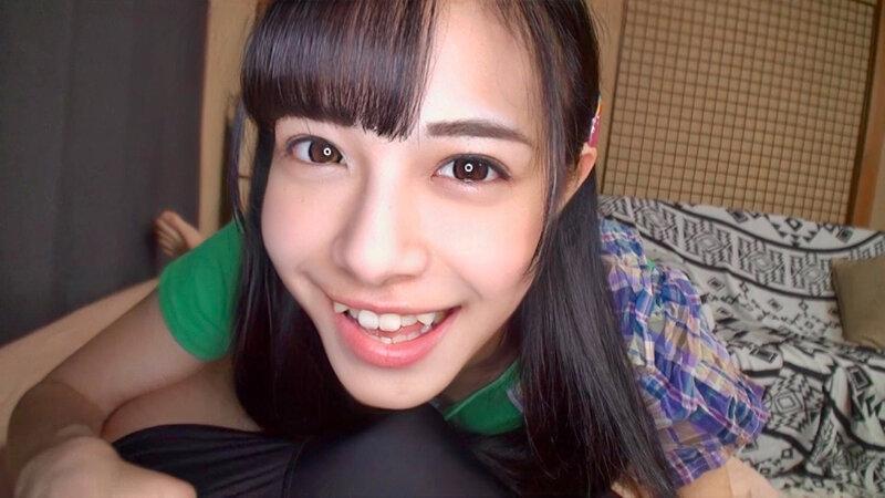 合法！？八重歯の笑顔が可愛い美少女からえっちな猛アプローチ！小さなキツまんみちみち生中主観えっち！ 花乃はるひ サンプル画像 1