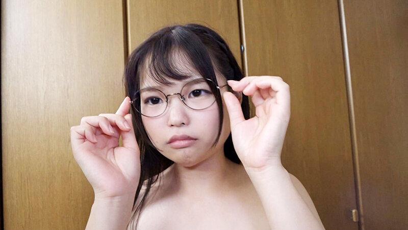 メガネ優等生は小生意気な炉利フェイス、脱いだらJ-cup鬼クビレの抜群ボディなムッツリスケベさん。 サンプル画像 3