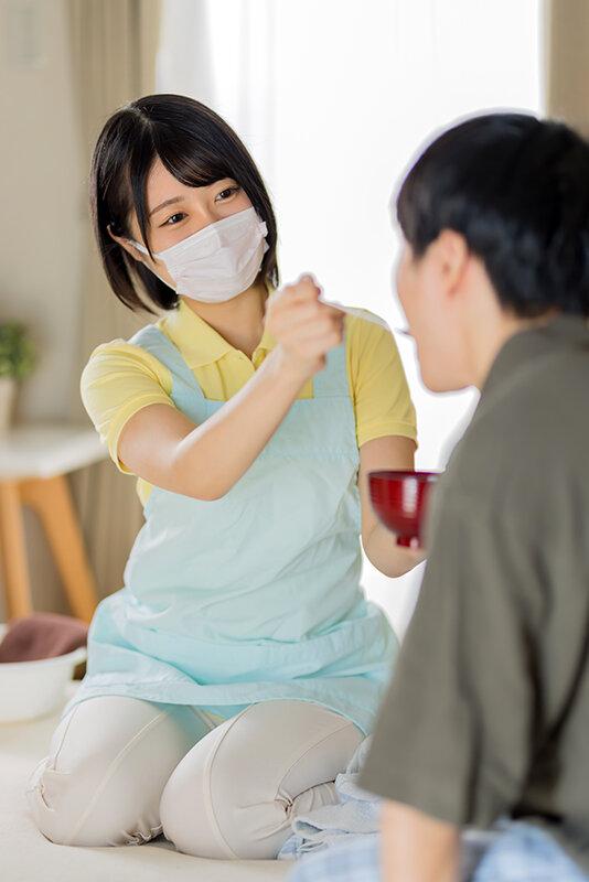 出張介護士を自宅に呼んだら気弱で真面目な巨乳介護士がやってきた！当然セクハラしても文句言わず…。それどころかマスク下の本性は超エロ女で恥ずかしがりながらも発情！ 如月ゆの サンプル画像 3