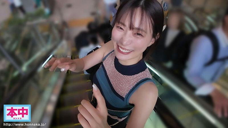 裏垢男子とAV男優どっちがエロい？素顔の美谷朱音を2人きりの空間でイカせまくる本気の生々ハメ撮り中出し サンプル画像 1