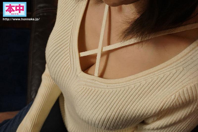 旦那の不倫で家出した叔母さんが僕の家に入り浸り…人妻のJcupおっぱいと寂しげな表情に欲情して中出ししまくった1週間の出来事。 JULIA サンプル画像 3