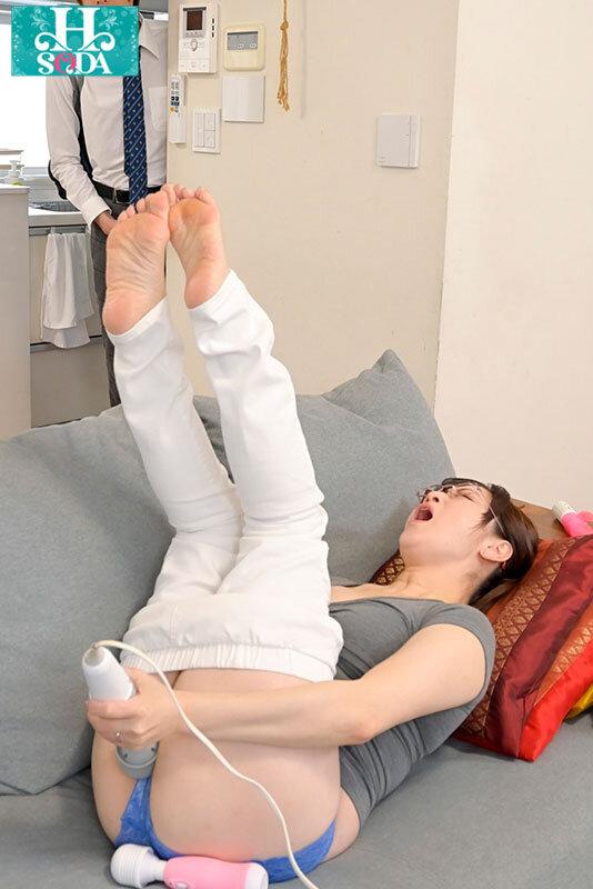 高圧的で厳しい教育ママの下品すぎるオナニーは僕には刺激が強すぎて、勉強が手につかない。 川上ゆう サンプル画像 4