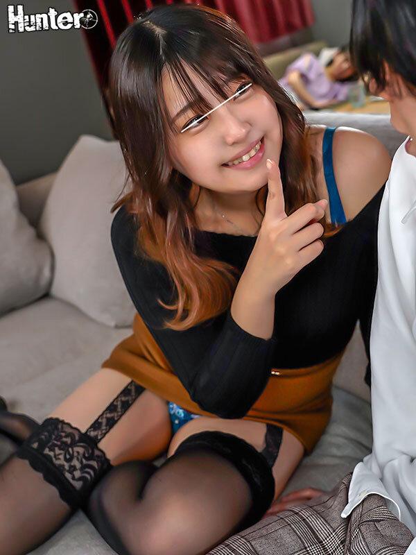 姉の友達がエロ過ぎる！至近距離に姉がいるにも関わらず巨乳密着中出しOKでボクを誘惑！するとその様子に気づいた姉も密かに発情して追撃近親相姦！ サンプル画像 6