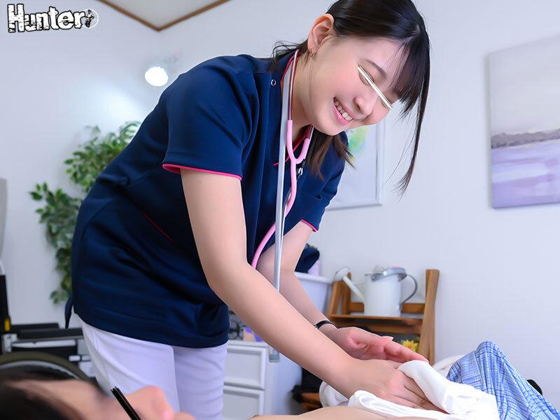 「ホントはダメなんだけど…特別ですよ。これっきりですからね」来てくれる度にこっそりヌイてくれる優しくてエロい天使の訪問看護師が実在した！ サンプル画像 7