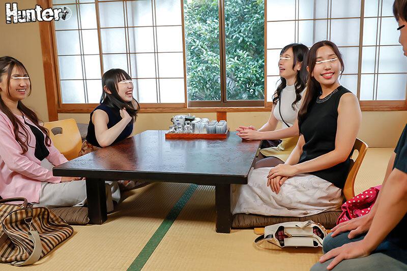 『ちょっと隠してないで見せなさいよ！』社員旅行でボクのデカチンが巨乳女子社員たちにバレてチ○ポの奪い合い！！ サンプル画像 3