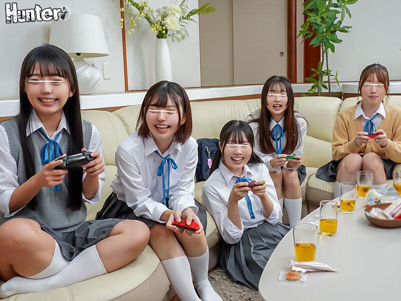 『お兄ちゃんで罰ゲーム』開始！これは普段からキモがられている兄の部屋に妹と友達が乱入し突然パンツを見せる罰ゲーム！更にエスカレートしていき サンプル画像 3