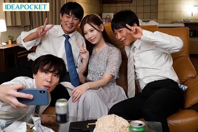 「皆でHしようよ」 結婚式の二次会宅飲みで発情したヤリマン未婚女が男全員喰う。 怒涛の精子搾り取り！！ 明里つむぎ サンプル画像 3