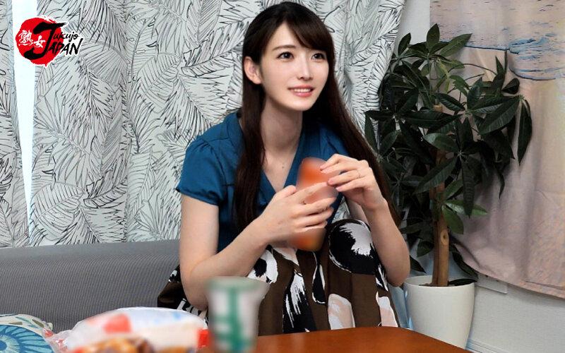イケメンが人妻を部屋に連れ込んでSEXに持ち込む様子を盗み撮りしたDVD。019～強引にそのまま中出ししちゃいました～ サンプル画像 1