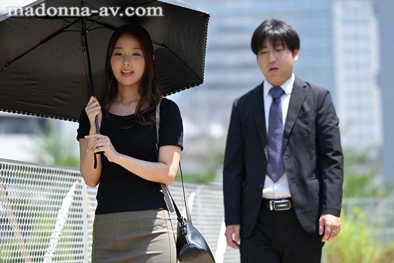 寝取らせ串刺し輪● 愛する妻を深奥まで犯し尽くして下さい―。 市来まひろ サンプル画像 2