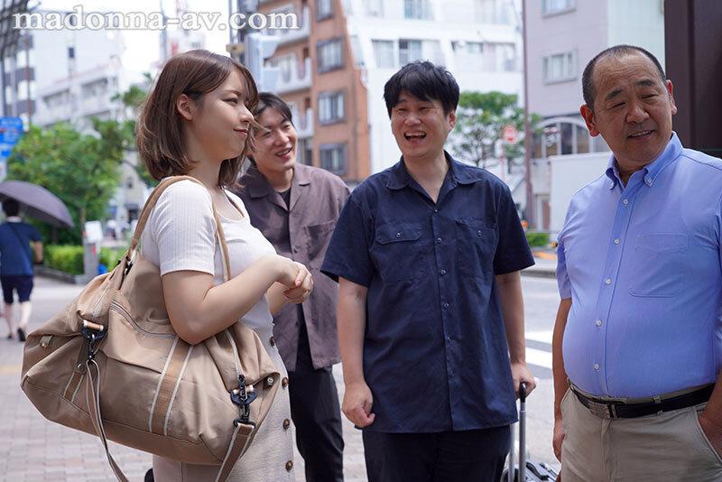 中途の人妻社員が肉便器と化すまで、部署全員で輪●し続ける温泉旅行。 高梨真緒 サンプル画像 2