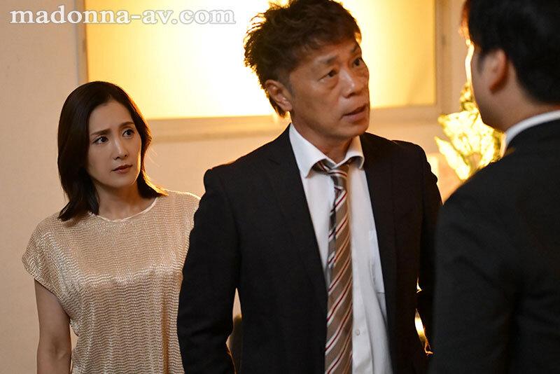 ヌードモデルNTR 上司と羞恥に溺れた妻の衝撃的浮気映像 古東まりこ サンプル画像 2