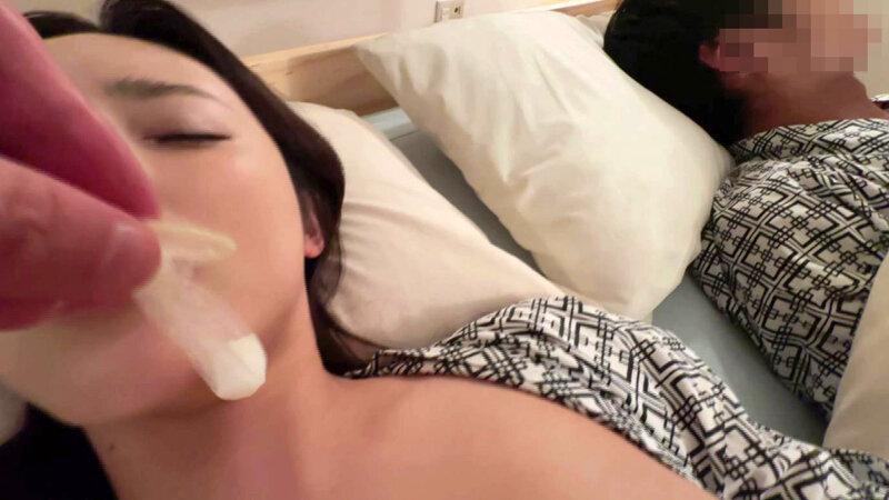 眠泊 みんぱく 実録盗撮民泊カップル昏●姦 森沢かな サンプル画像 11
