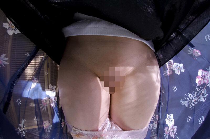 【VR】スカートの中に潜りたい できればパンツも下ろして欲しい サンプル画像 6