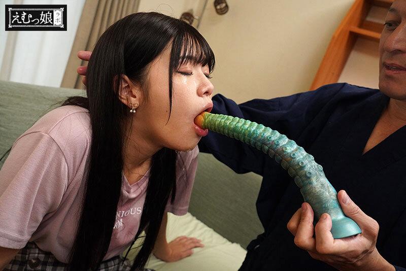 嬉しい楽しい超ハッピー！ノドイキ連発アヘ狂い！純真無垢で読モみたいな美少女がイラマチオ調教志願！連続喉凹マシンガン ひなのちゃん サンプル画像 7