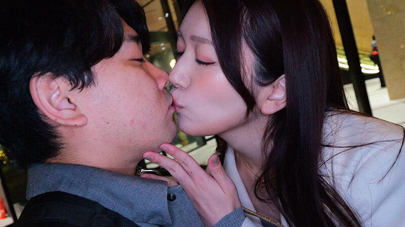 金と性欲を持て余した港区婦人の逆大人デート 射精が出来ないバリ硬チ〇ポで腰を振り続ける夜の射精管理コース 戸川なみ サンプル画像 3