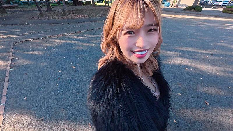 変態巨乳ビッチに逆ナンされて圧倒的臨場感でキンタマがバカになるまで連続射精させられる人生最高の完全主観SEX 椿りか サンプル画像 2