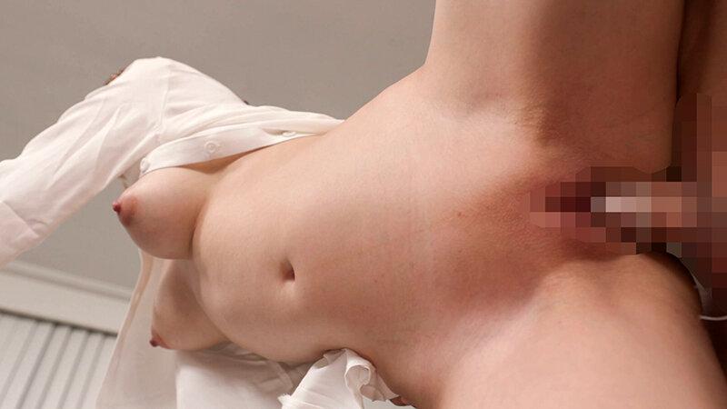 地味メガネ巨乳の事務員と…職場で、ホテルで、ハメまくった。妻とレス状態の僕と頼めばヤれる都合のイイ彼女の抜け出せない不倫沼。 結月りあ サンプル画像 6