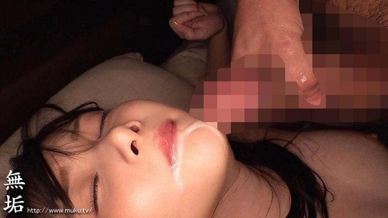 発情が止められない汗かき制服美少女と密室エロ蒸し脱水アクメ。汗ダクダク涎ダラダラ超密着で没頭するビチョ濡れナマ交尾。 静河 サンプル画像 4