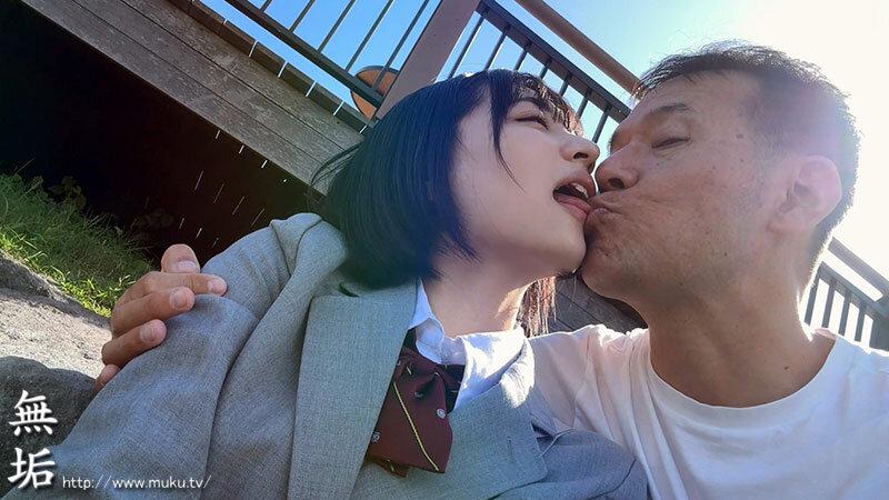 背伸びざかりの制服少女は修学旅行を抜け出してパパ世代おじさんとベロチューデート。そのままホテルに籠って何度も、何度も、中出しセックスでオトナを感じました。 虹村ゆみ サンプル画像 3