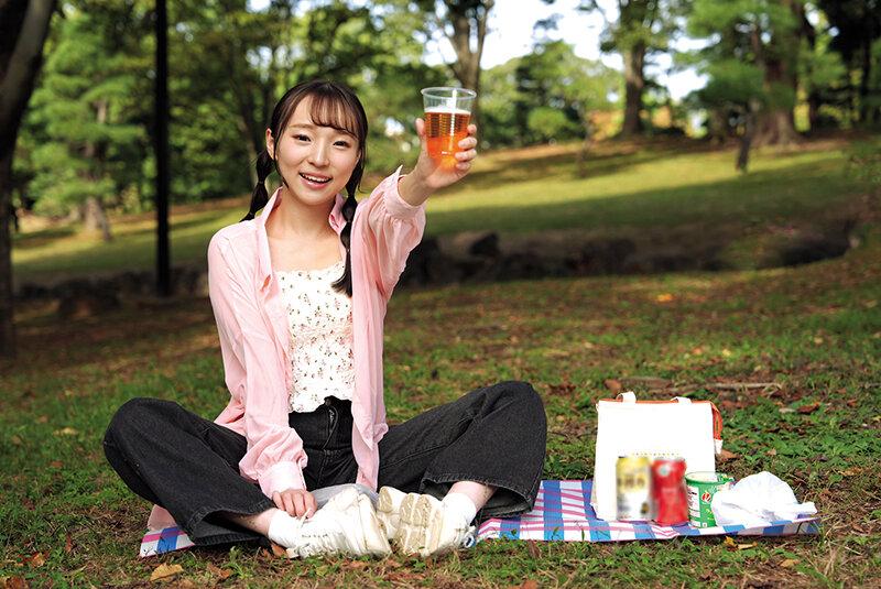 【夢幻調査隊】昼間の公園で一人でお酒を飲んでる女性急増！なぜか顔面偏差値Aランク【検証】話しを聞いてみた結果！みんなめちゃのんべえSEX好き判明！ サンプル画像 16
