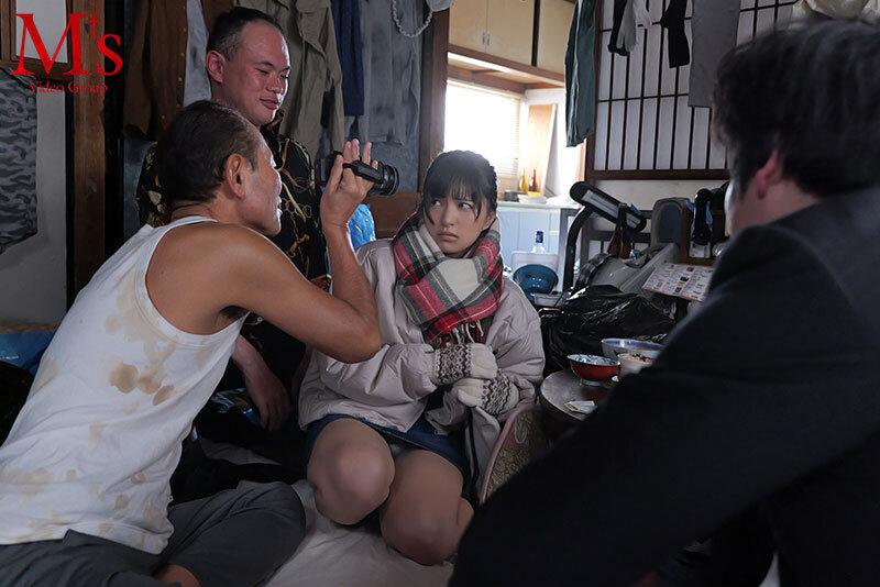 白濁ゴミ屋敷 クズ親のせいでキモ過ぎるクソおやじ達に犯●れ輪●され中出しされてズタボロになった私のカラダとマ〇コと人生。 根尾あかり サンプル画像 1