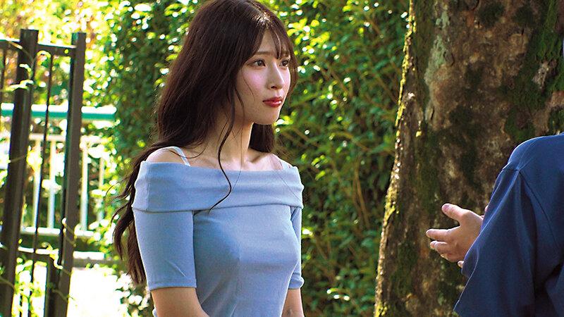 素人女子大生をガチナンパ！パンティ素股でカチカチのおち〇ぽがアソコに擦れてパンティは恥じらい汁まみれ！そのまま生で擦り合わせて、ぬっるぬっるワレメにズボっと入って連続生中出しSEX！！ サンプル画像 2