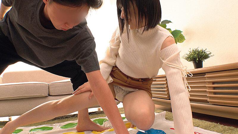 素人女子大生がツイスターゲームに挑戦！勝てば賞金100万円or負ければ即ズボ生ハメ生中出しSEX！！ サンプル画像 1