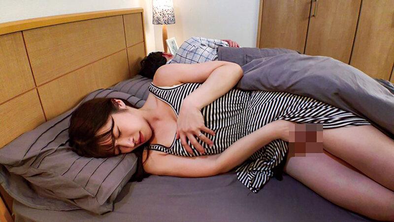 「くやしいけれど…夫のモノより大きくて…」 ～一度挿れたら消せない快感～ 近所のオラオラ男のイキリ巨根にねとられた妻 十束るう サンプル画像 17