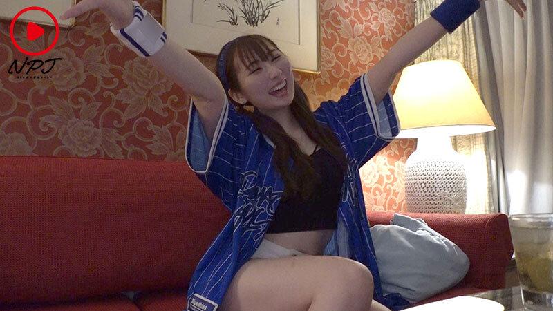 【＃イ●スタ野球女子】と繋がりたい 日本一おめでとう！HAMAガール・じゅんちゃんにチケットとグッズをおごって試合観戦して下剋上SEX！！ サンプル画像 2