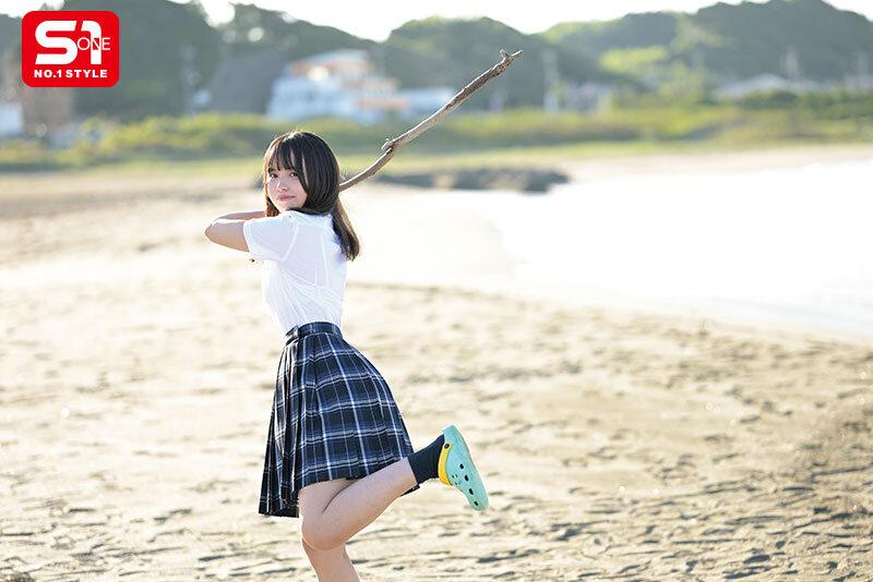大きな瞳のイマドキ王道美少女がAVデビューして1年が経ちました。 渚あいり 初めてのベスト 12時間 サンプル画像 11