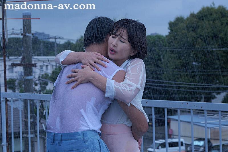 桐岡さつき 奇跡のカムバック！！第2弾は王道中出しドラマ！！ 母と僕の妊活中出し性交―他人だと知った僕たちは夢中で種付けに溺れた― サンプル画像 2