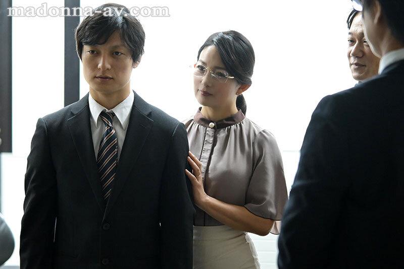 社長夫人、新卒社員を連れ回す私欲の中出し出張旅行 一色桃子 サンプル画像 2