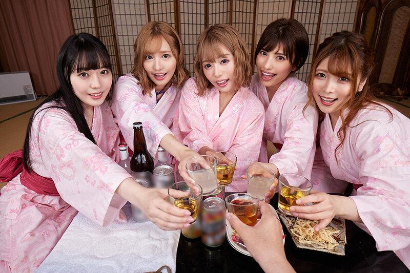 【VR】ハーレム過ぎるヤリサー温泉旅行！全方位エロすぎ飲酒乱交パーティー 高瀬りな 新村あかり 浜崎真緒 百永さりな 若宮はずき サンプル画像 5
