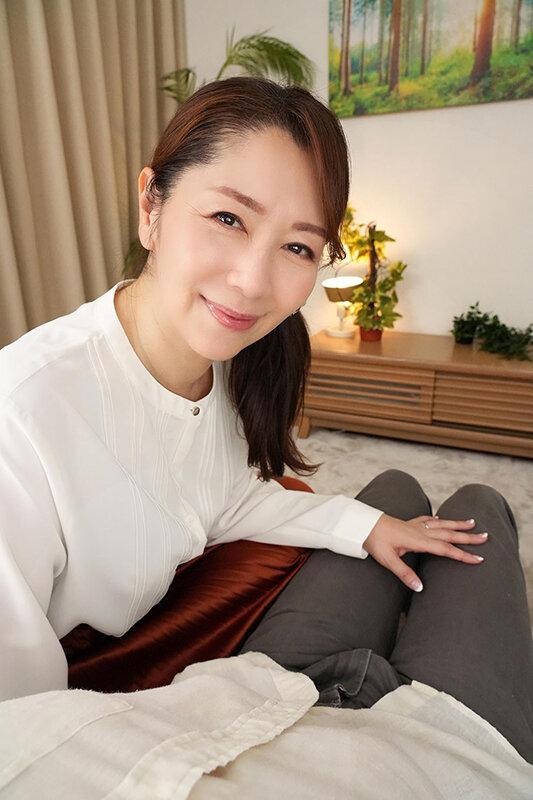 【VR】いつまで経っても子供が出来ないボク達夫婦を見かねて妻のお義母さんが手取り足取り中出し妊活指導 翔田千里 サンプル画像 6