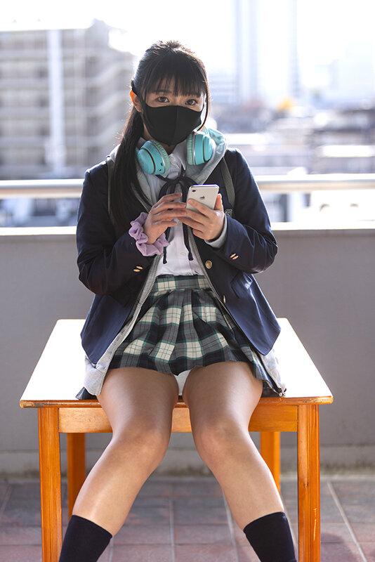 【VR】周りとは群れない黒マスク学生 上下の蒸れたオクチに何でもし放題 サンプル画像 3