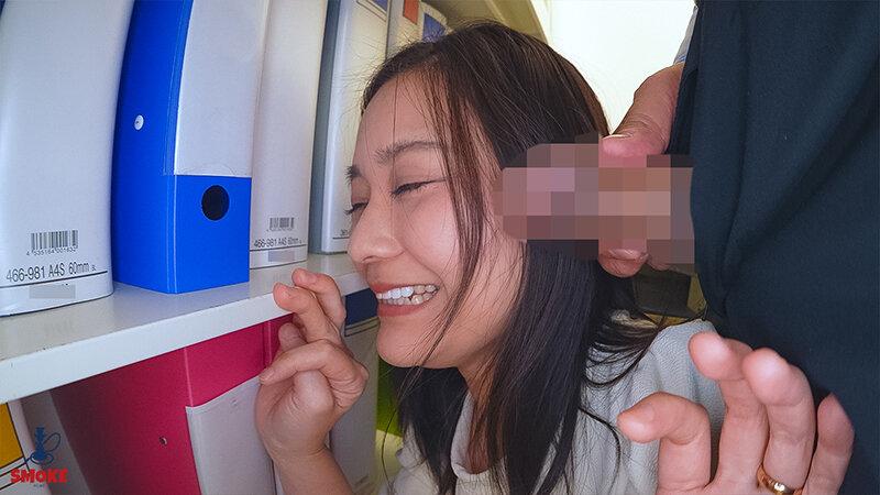 【喉ま○こセクハラ】 苦手な上司のギン勃ち巨根ち○ぽで何度も拡張イラマチオ射精されるデカ尻部下OL 雪奈真冬 サンプル画像 14