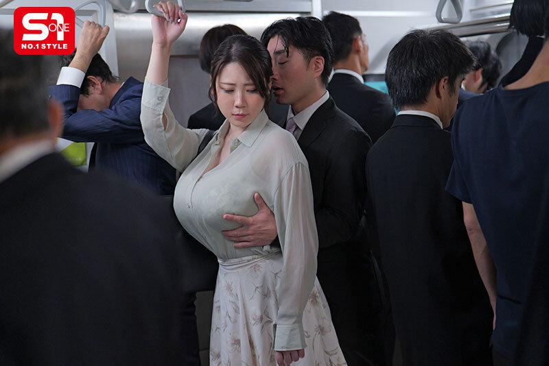 混み合った終電― 酔って緩い感じのOL― 偶然に触れたKカップ― もう我慢できずにメチャクチャ痴●しまくったら…まさかの俺のテクの虜に。 みなみ羽琉 サンプル画像 3