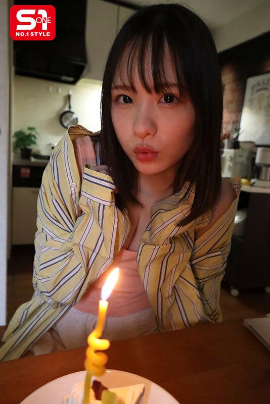 ヤリサーの男達に雑に寝取られといてピースなんかすんなよ… 僕の大切な年下彼女が大学のチャラ男たちとノリノリSEXを楽しんでいた…。 村上悠華 サンプル画像 3