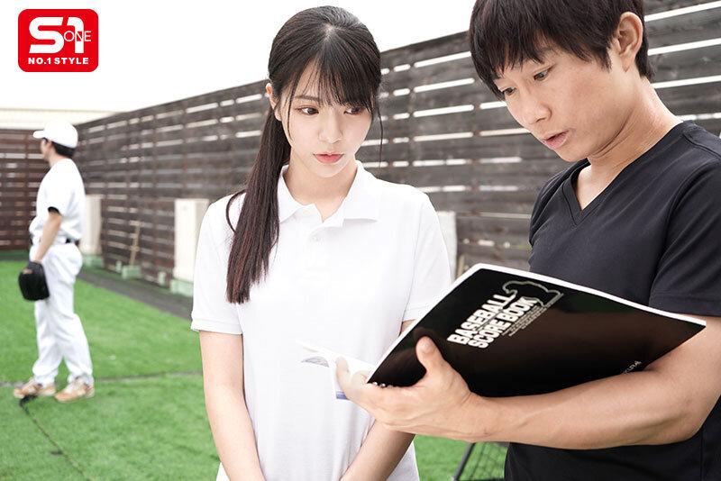 野球部員と美少女マネージャーがゲリラ豪雨で帰れず部室で二人きり… 濡れ透けたカラダに勃起した思春期ペニスを優しく何発も射精ケアする。 浅野こころ サンプル画像 3