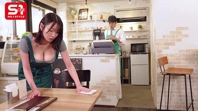 仕事に一生懸命でおっぱい無防備！たわわな女子が勤務中に着衣Kカップ無自覚誘惑 鷲尾めい サンプル画像 2