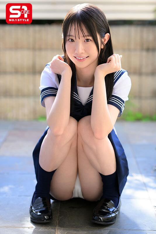 ちょっと前までプロレスごっこしてたガキの妹が最近やたらパンチラしてくる。兄ちゃんどうする…？ GOする！？ 白上咲花 サンプル画像 2