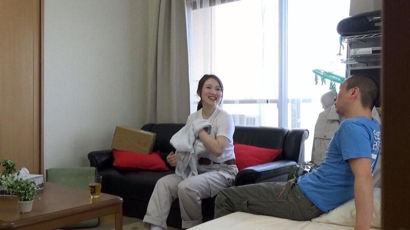 働く女性の姿がエロすぎてあの手この手で中出しセックス！（UMSO-155jo01） サンプル画像 1