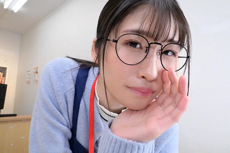 【VR】【8K VR】【地味眼鏡】の図書館司書は脱いだらめちゃシコドスケベセフレ 沙月ふみの サンプル画像 5