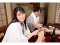 【VR】【8K VR】全視野180°超天井特化＜極＞ 友人夫婦と4人で温泉旅行。皆が寝付いた夜。友人の奥さんが僕を誘惑してきて逆夜●い。布団の中で汗だくこっそり内緒のお互いW不倫中出し！ 沙月ふみの サンプル画像 4